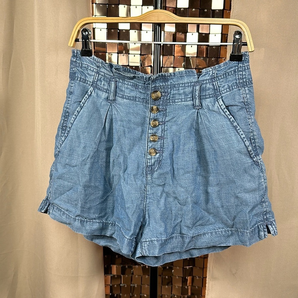 American Eagle Blue Light Wash Lettuce Waist 5 Button Denim Jean Shorts Size 6